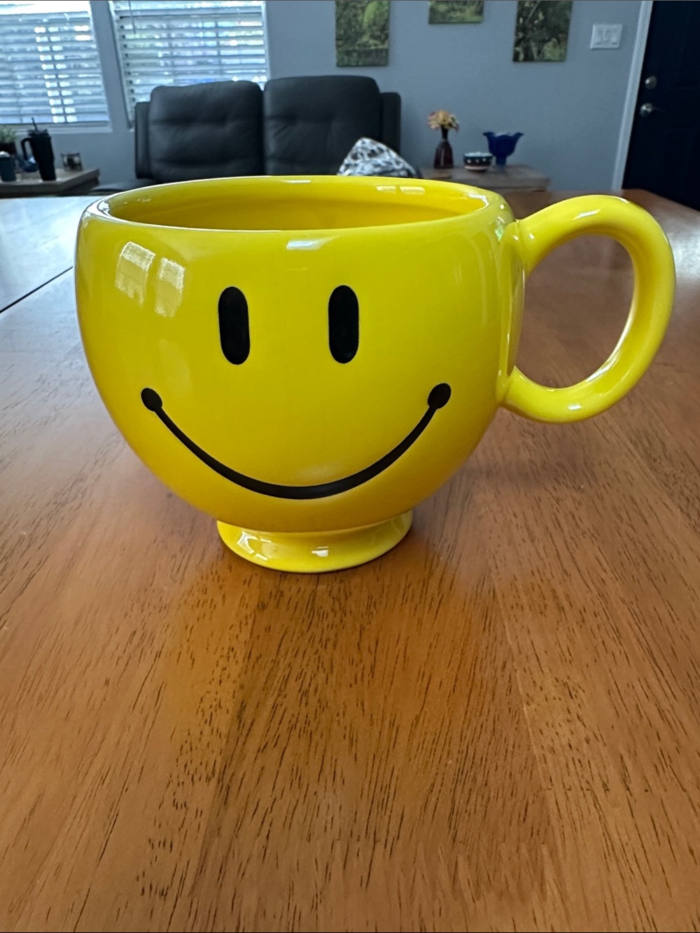 Teleflora yellow smiley face large mug. Black eyes and smile. Classic 70’s.